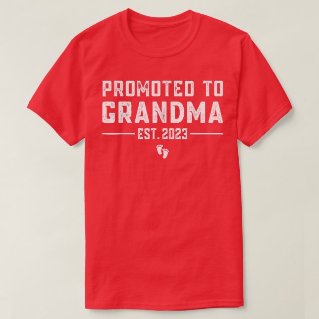 Promoted To Grandma 2023 Funny Soon To Be Grandmot T-Shirt (Design Front)