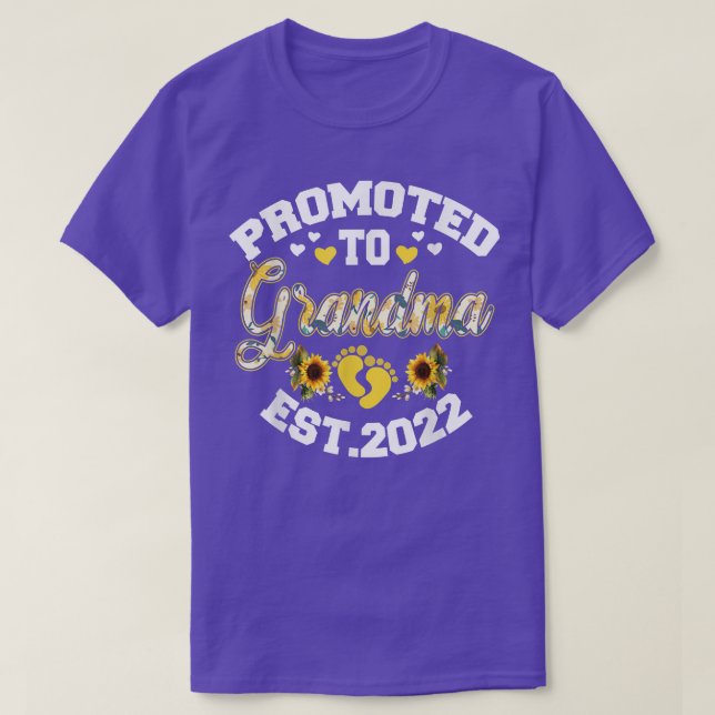 Promoted To Grandma Est 2022 Sunflower Floral Deco T-Shirt (Design Front)
