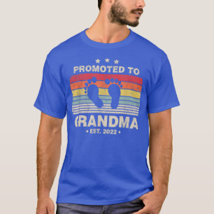 Promoted to Grandma Est 2022 Women First Time Gran T-Shirt