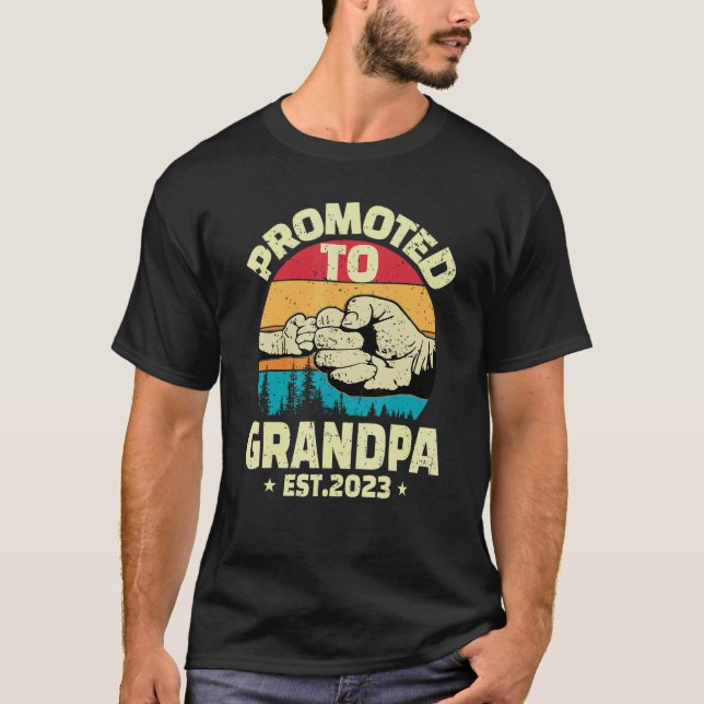 Promoted to Grandpa 2023 First Time Grandpa 2023 T-Shirt (Front)