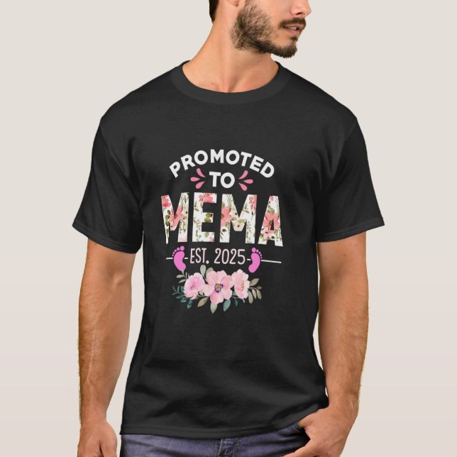 Promoted to Mema Est 2025 Women Gifts Baby Announc T-Shirt (Front)