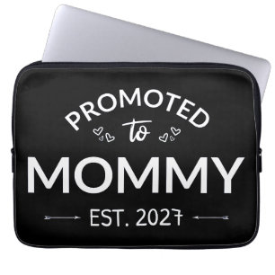 Promoted To Mummy Est 2027 New Mum Announcement II Laptop Sleeve