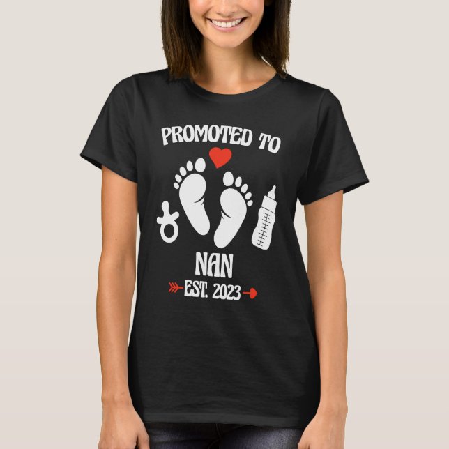 Promoted To Nan 2023 First Time New Grandma Pregna T-Shirt (Front)