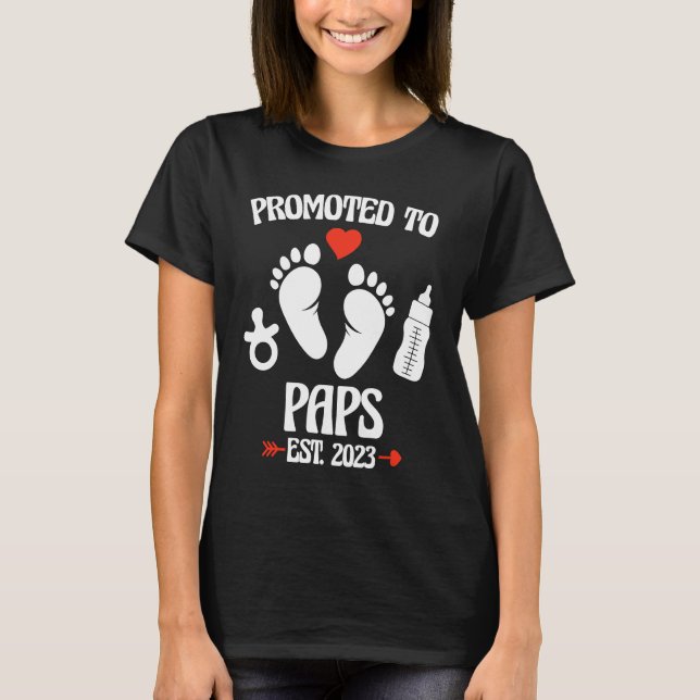 Promoted To Paps 2023 First Time New Grandpa Pregn T-Shirt (Front)