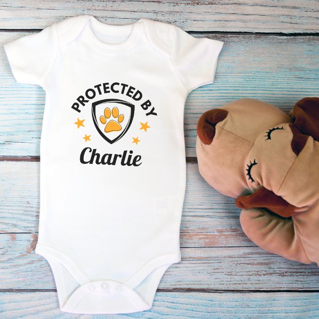  "Protected By" Custom Dog Name Cute Baby Bodysuit ("Protected By" Custom Dog Name Cute Baby Bodysuit)