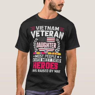 Proud Daughter US Army Vietnam Veteran USA Flag  T-Shirt