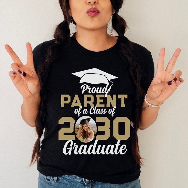 Proud Family Personalised Graduation Class Of 2024 T-Shirt (Creator Uploaded)