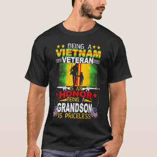Proud Grandson Vietnam Veteran Vintage Militaty Me T-Shirt
