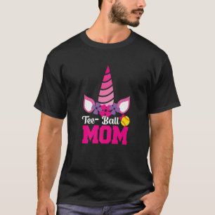 Proud Mum Cute Heart Graduate Senior 2022 T-Shirt