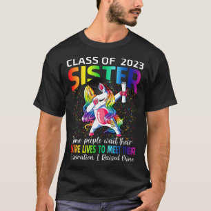 Proud Sister Of A Class Of 2023 Graduate Senior Un T-Shirt