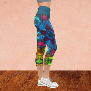 Psychedelic Kaleidoscope Blue Pink and Green Leggi Capri Leggings