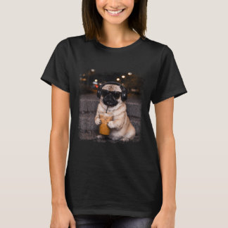 Pug drinking iced coffee lover humor funny dog mem T-Shirt