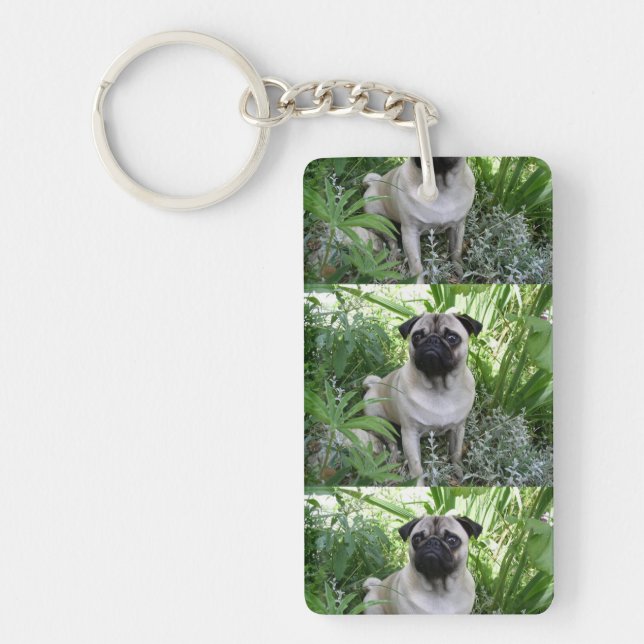 pug sitting key ring (Front)