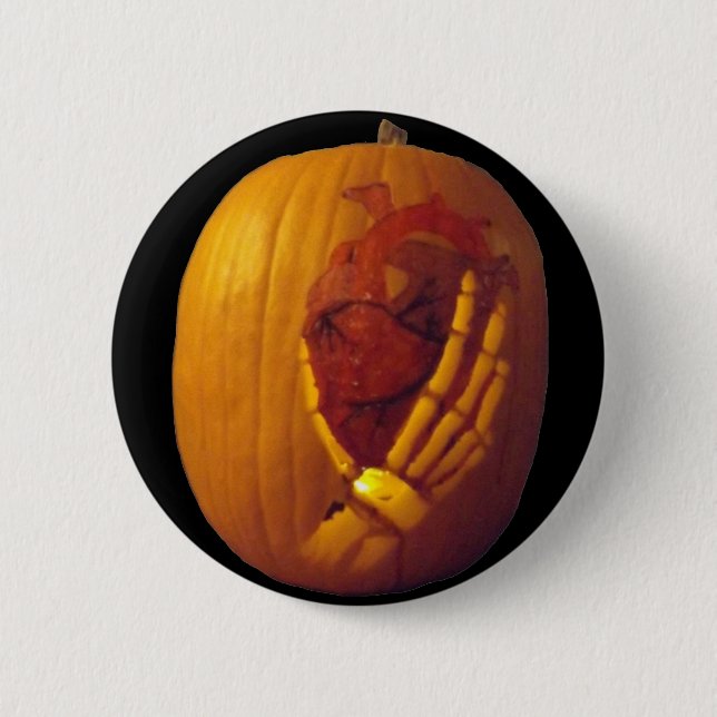 Pumpkin, Heart in Skeleton Hand 6 Cm Round Badge (Front)