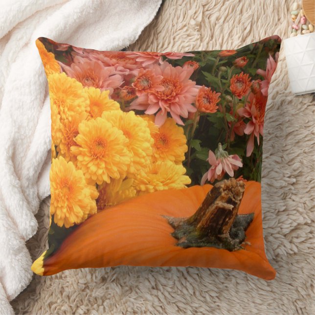 Pumpkin With Yellow And Coral Mums Cushion (Blanket)