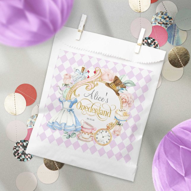 Purple alice Onederland, 1st birthday snacks Favour Bag (Purple, Alice Onederland, girl 1st birthday favor bags.)