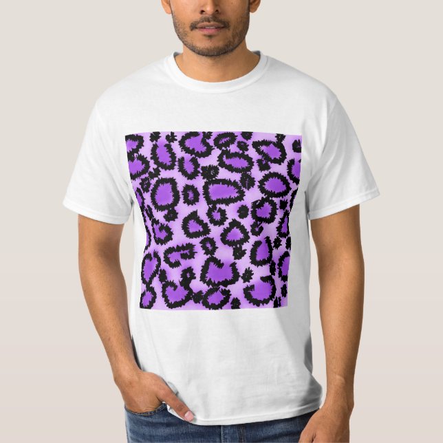 Purple and Black Leopard Print Pattern. T-Shirt (Front)