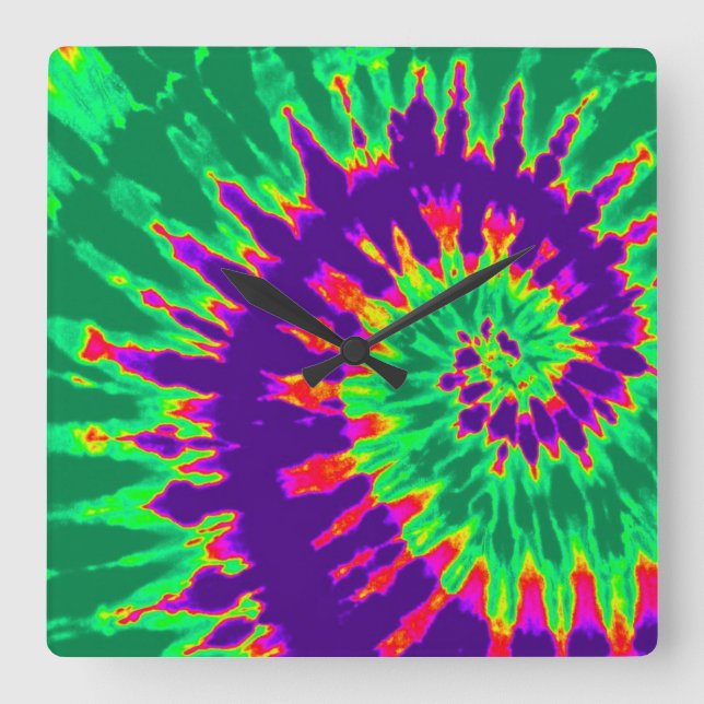 Purple and Green Spiral Tie Dye Clock (Front)