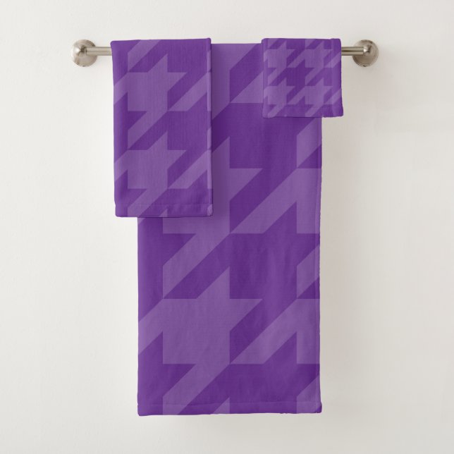 Purple and Lavender Houndstooth Bath Towel Set (Insitu)
