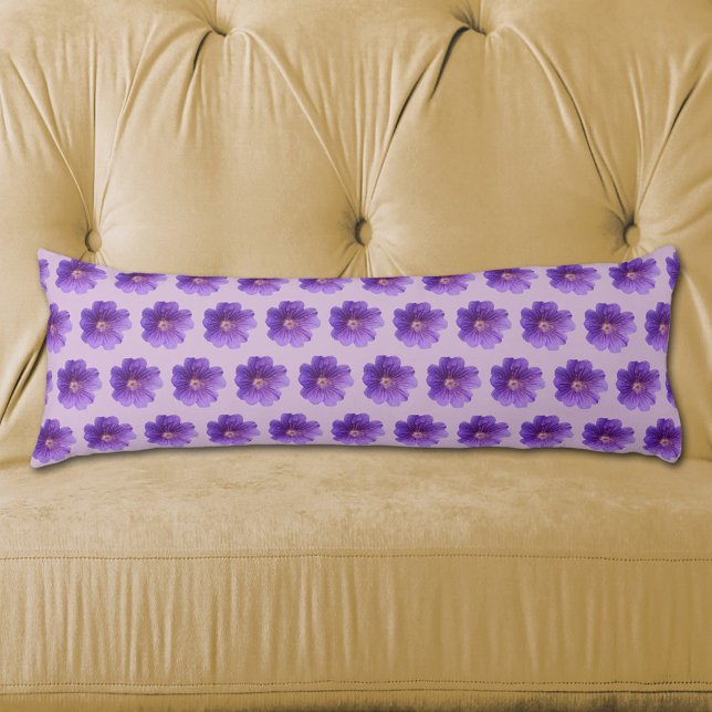 Purple Geranium Flower Seamless Pattern on Body Cushion (Purple Geranium flower seamless pattern on body pillow)