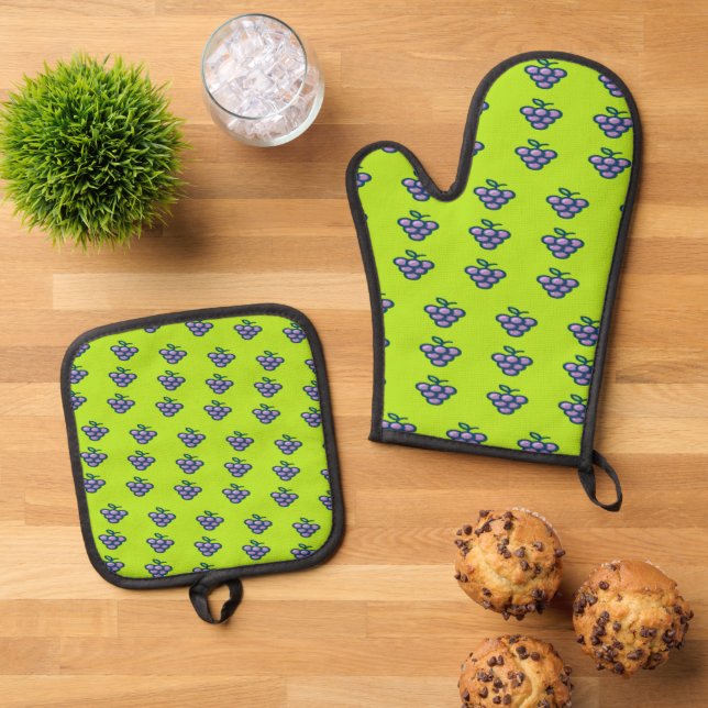 Purple grapes pattern on green oven mitt & pot holder set (Top Down)