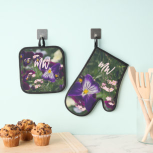 Purple pansies and pink forget-me-nots oven mitt & pot holder set