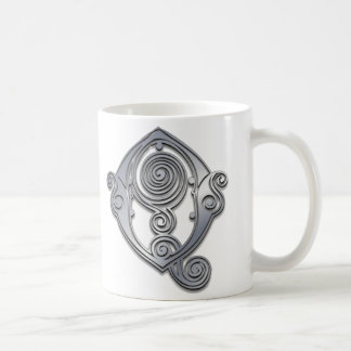 Q Roman Spiral Monogram Mug