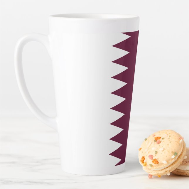 Qatar flag latte mug (In Situ)