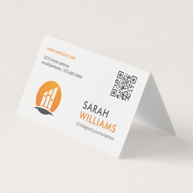 QR Code | Finance Logo Business Card (Front)