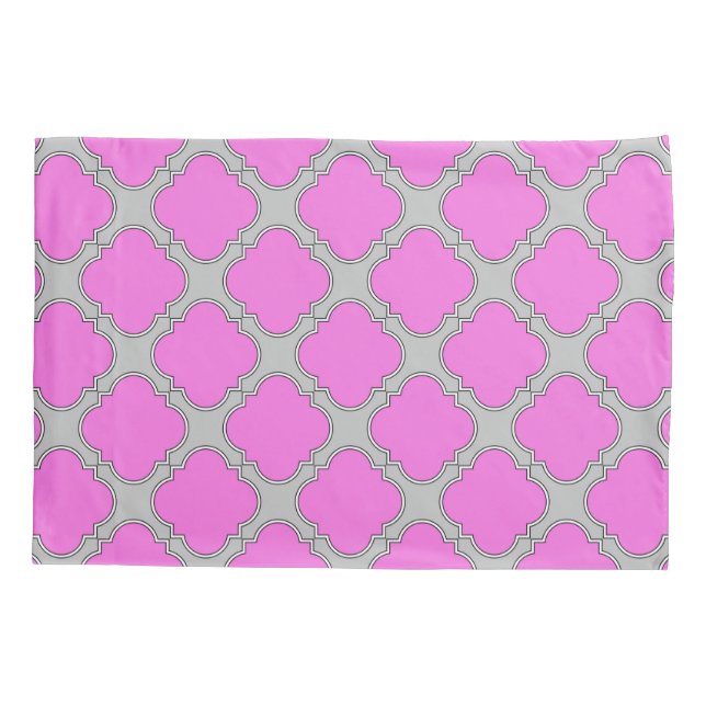 Quatrefoil pink and grey pillowcase (Back)