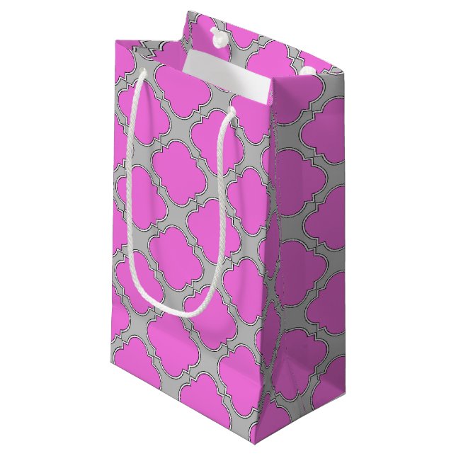 Quatrefoil pink and grey small gift bag (Front Angled)