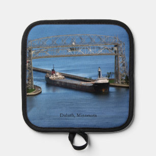 Quebecois entering Duluth pot holder