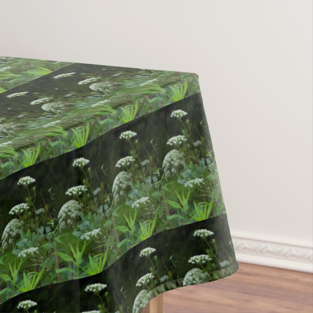 Queen Anne's Lace Wildflower in Summer Tablecloth (In Situ)