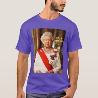 Queen II - ElizabethS England - Queen of England ( T-Shirt