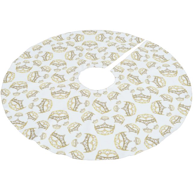 Queen of Hearts crown tiara pattern tree skirt (Angled)