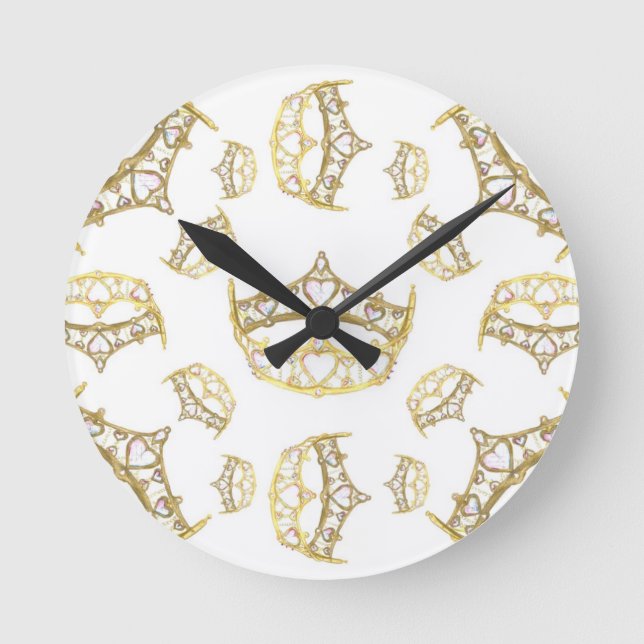 Queen of Hearts Crown Tiara Round Wall Clock (Front)