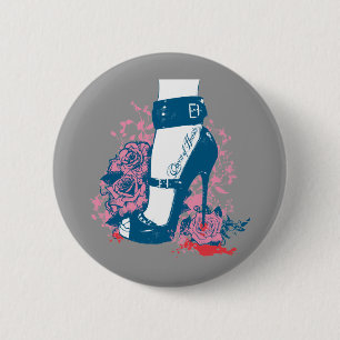 Queen of hearts edgy shoe design 6 cm round badge