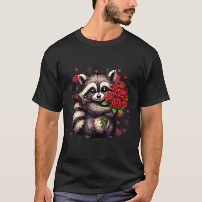 Raccoon Holding Red Rose Cute Raccoon Valentine An T-Shirt (Front)