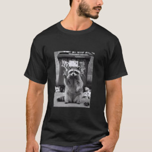 Racoon Funny Racoon Selfie Dumpster Trashcan 1 T-Shirt