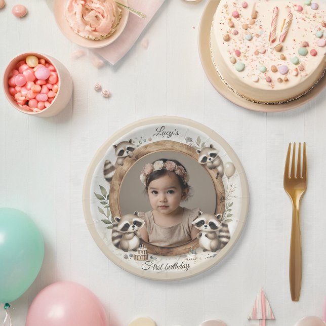 Racoon Photo Frame for Kids' Birthday Parties Paper Plate (Creator Uploaded)