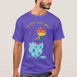 Rainbow Dinosaur Born Gay Pride LGBTQ LGBT Pride M T-Shirt