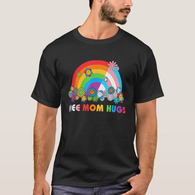 Rainbow  Free Mum Hugs Proud Mum Gay Pride Month L T-Shirt (Front)