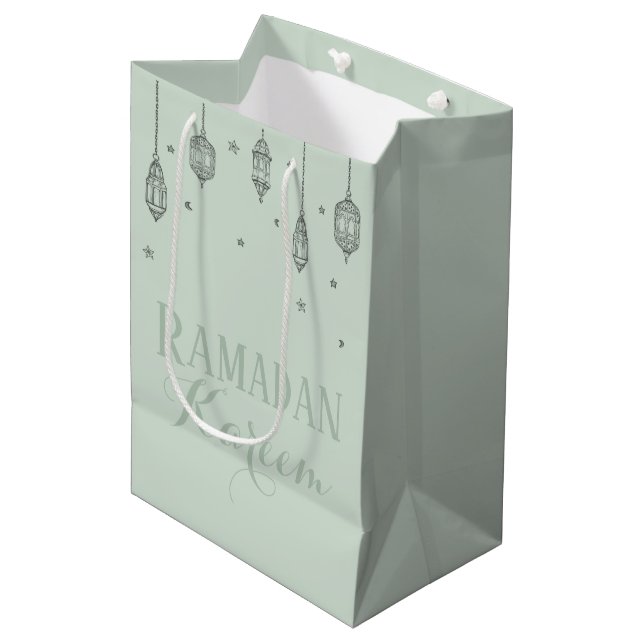 Ramadan Kareem theme gift bag for celebration (Front Angled)