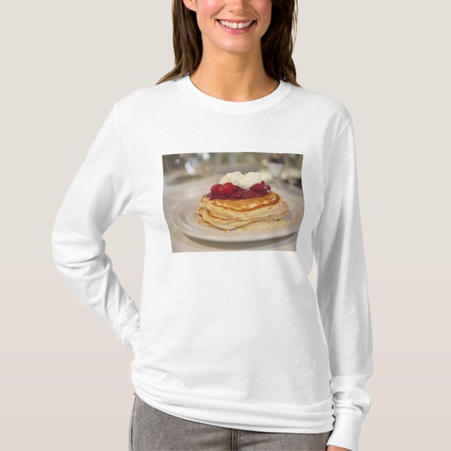Raspberry pancakes T-Shirt (Front)