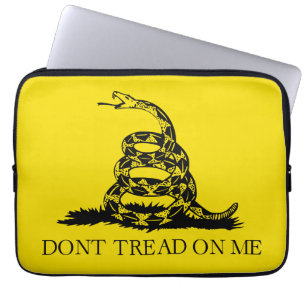 Rattlesnake Gadsden Flag: Fight, Resistance Laptop Sleeve