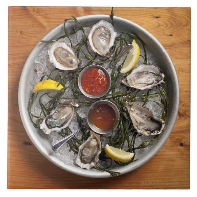 Raw oysters arranged tile (Front)