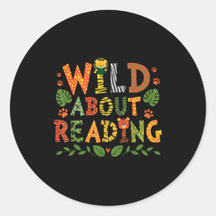 Reading books reader librarian wild animals leopar classic round sticker