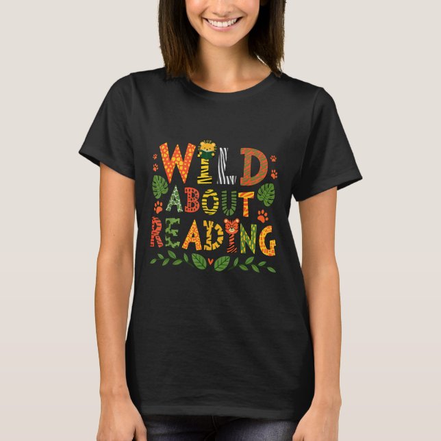 Reading books reader librarian wild animals leopar T-Shirt (Front)