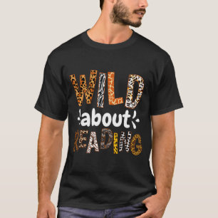 Reading books reader librarian wild animals lover T-Shirt