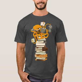 Reading Octopus tea coffee and books gift  T-Shirt